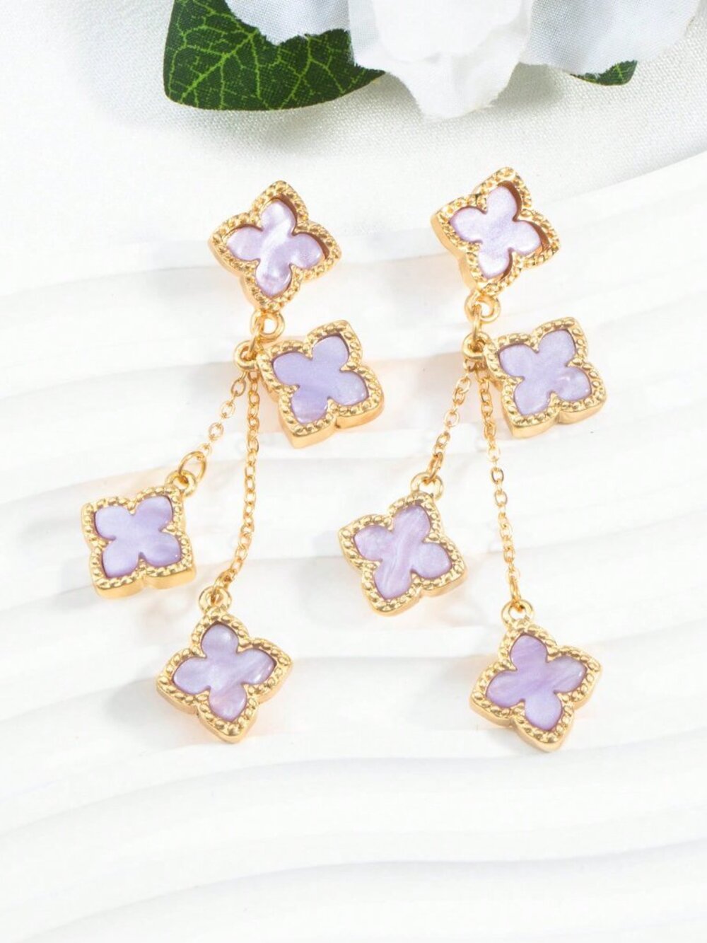 Mauve Purple Elegant Women's Romantic Four-Leaf Clover Dangle Earrings - Picture 4 of 4